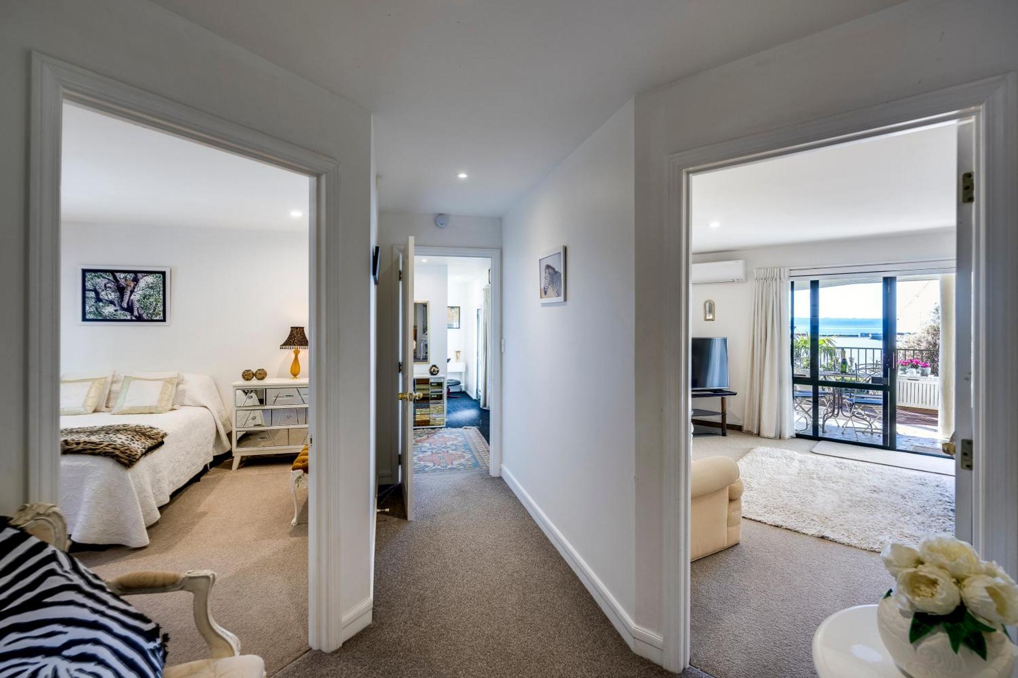 Maison Blue - Chic Garden Apartment Napier Eksteriør billede